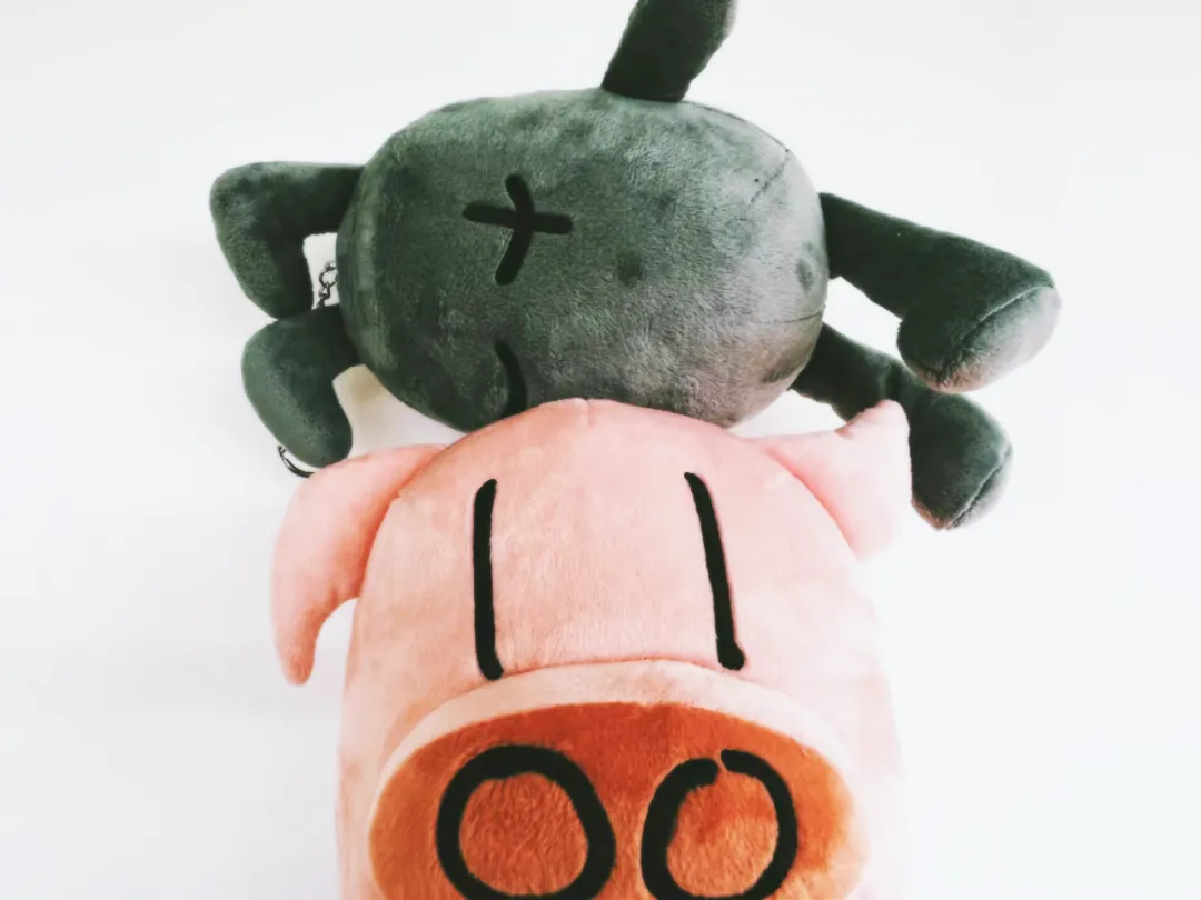 Fan Echoes: When We Hold on to Black Rabbit Pink Pig, We Are Actually Embracing Our Own Scars