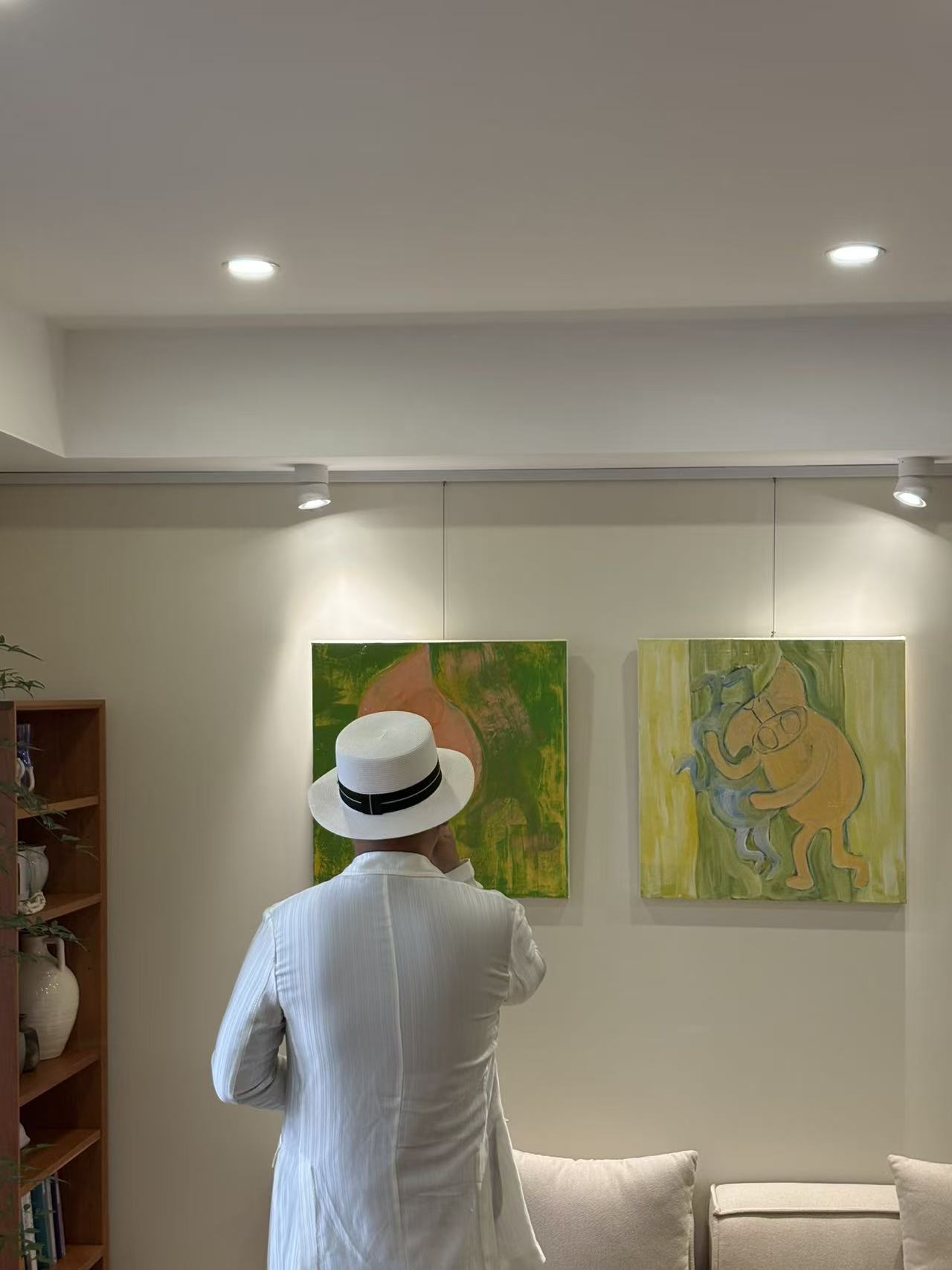 Dong Menli — Music & Art Salon Exhibition